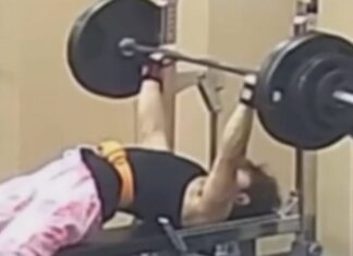 Vídeo mostra momento em que homem fica preso sob peso de 145 kg durante exercício