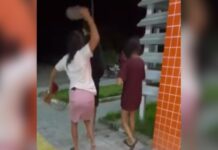 Jovem preso apanha de chinelo da mãe ao sair da delegacia