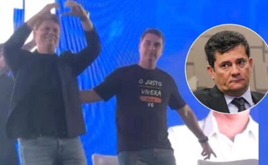 Tarcísio e Moro ignoram escândalo do Banco Master e fazem ato com Flávio Bolsonaro