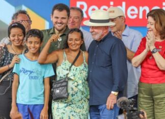 Prefeito Renato Junior e presidente Lula entregam 576 moradias semimobiliadas do residencial Morar Melhor
