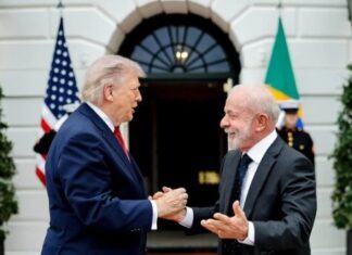 Lula brinca para que Trump não revogue vistos da Seleção
