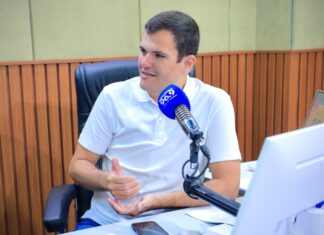 Prefeito Renato Junior barra bolsas universitárias para famílias de pessoas com TEA