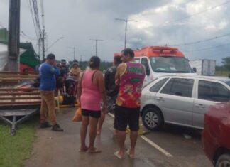 Acidente na avenida do Turismo, em Manaus, deixa cinco feridos após veículo invadir banca de vendas