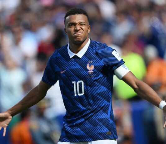 Com dois gols pela França, Mbappé chega a 14 em Mundiais e deixa Pelé para trás