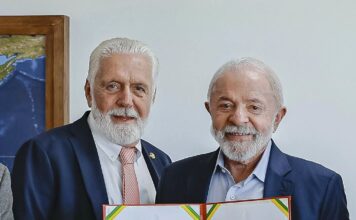 Relatório da PF cita Wagner como elo entre banqueiro do Banco Master e o governo Lula