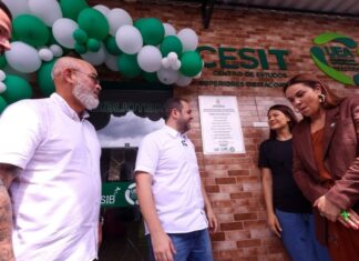 Governador Roberto Cidade inaugura biblioteca do Centro de Estudos Superiores da UEA em Itacoatiara