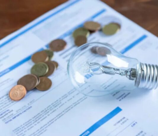 Consumidores poderão sentir alta de até 7,5% na conta de luz após decisão da Aneel