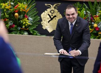 Roberto Cidade avança no interior e encosta em Omar Aziz na disputa pelo Governo do AM