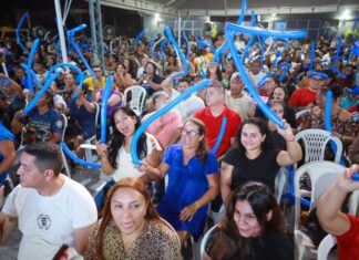 Roberto Cidade defende renovação política em evento de lançamento das pré-candidaturas de Carlinhos e Saimon Bessa