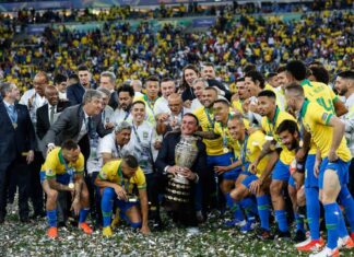 Há sete anos, Brasil levantava a taça da Copa América e encerrava jejum de títulos