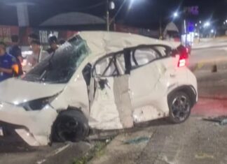 Jovem de 29 anos morre após carro ficar destruído em acidente no bairro Flores, em Manaus