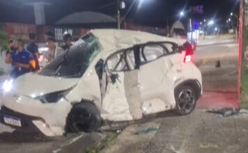 Jovem de 29 anos morre após carro ficar destruído em acidente no bairro Flores, em Manaus