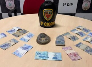 Suspeito de tráfico tenta esconder dinheiro sob pedra e acaba preso no Japiim