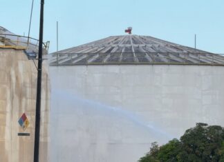 Após vazamento de estireno, operação segue para impedir risco de explosão no Distrito Industrial