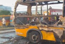 Amarelinhos paralisam atividades e bloqueiam avenida Grande Circular em Manaus