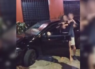 Mulher perde controle de carro, atinge motociclista e causa confusão após acidente em Manaus
