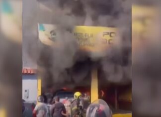 Fogo destrói parte de loja automotiva na Cidade Nova, zona norte de Manaus