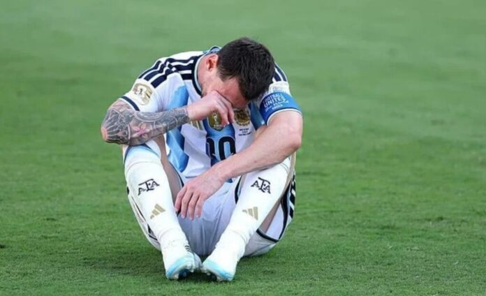 1784713386296_lionel-messi-di-vao-lich-su-trong-ngay-buon-cua-argentina-edited-1784500200822