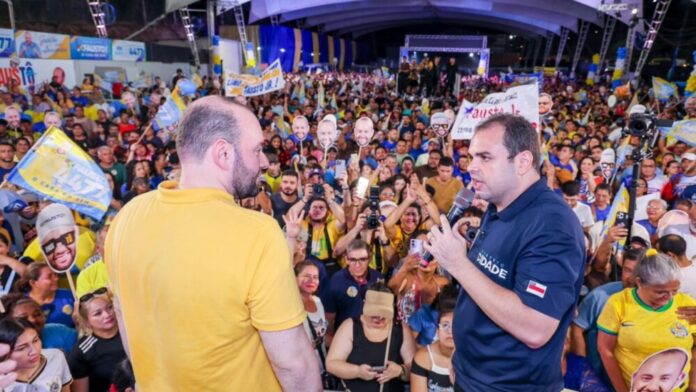 Roberto Cidade participa de ato que confirma Fausto Júnior na disputa à reeleição para deputado federal Roberto Cidade participa de ato que confirma Fausto Júnior na disputa à reeleição para deputado federal