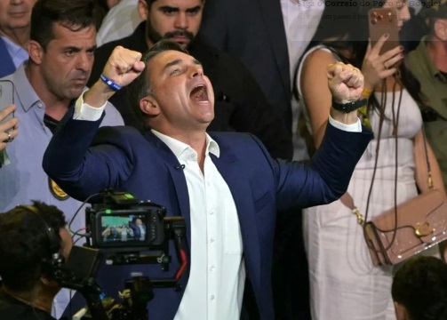 Flávio Bolsonaro chega ao fim do prazo sem definir vice e sem fechar alianças