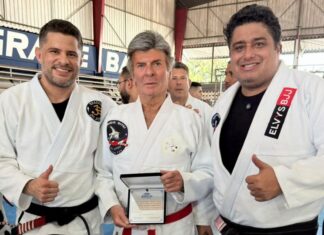 Ministro Luiz Fux é condecorado por promover a transformação social através do Jiu-Jitsu