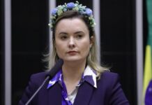 Deputada Julia Zanatta reage após ser rejeitada como vice de Flávio Bolsonaro