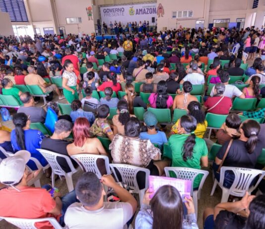 Primeira-dama Thaisa Cidade acompanha Governo Presente com serviços de saúde, assistência social e cidadania em Tefé