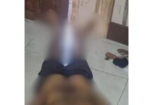 Mãe acha estranho filho ficar deitado por horas e o encontra morto dentro de casa em Manaus Mãe acha estranho filho ficar deitado por horas e o encontra morto dentro de casa em Manaus