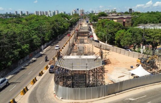 Obras do Complexo Viário Passarão mudam trânsito e alteram rotas de ônibus em Manaus