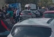 Engavetamento com quatro veículos provoca congestionamento na Zona Sul de Manaus