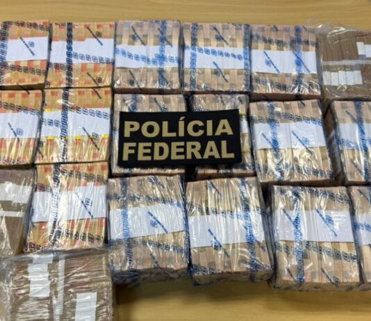 Dois homens são abordados com R$ 700 mil após saque em Manaus
