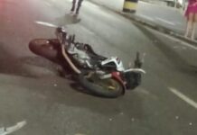 Motociclista perde o controle, bate contra muro e tem mort3 confirmada na Avenida Maceió
