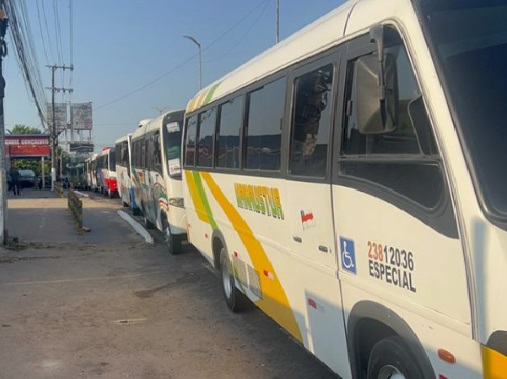 Greve do transporte especial chega ao fim em Manaus após acordo com trabalhadores