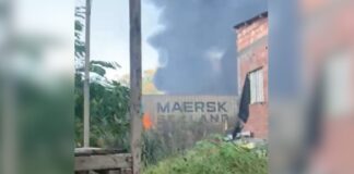 Incêndio assusta moradores e deixa céu coberto de fumaça neste domingo na zona leste de Manaus