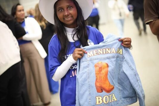 Influenciadora ‘Menina da Bota’ anuncia candidatura ao cargo de deputada federal