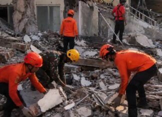 Terremoto de magnitude 7,7 deixa ao menos 47 mortos na Indonésia; 2 mil pessoas estão desalojadas