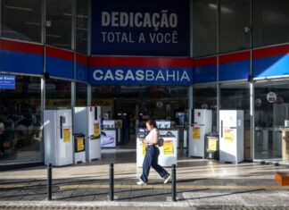 Casas Bahia terá de recontratar 1,9 mil trabalhadores após decisão da Justiça