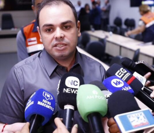 Governador Roberto Cidade cancela compra de colchões e encaminha licitação aos órgãos de controle