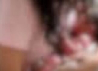 Menina de 11 anos dá à luz sozinha em banheiro de casa; polícia investiga estupr0