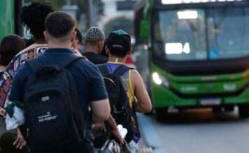 Campanha de Lula aciona TSE após redução de transporte público em Salvador e mais duas cidades