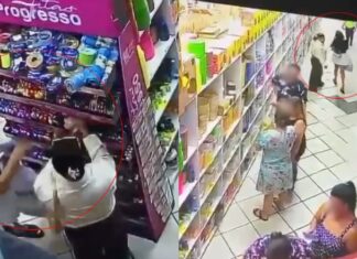 Dupla de mulheres é flagrada furtando mercadorias no Centro de Manaus; assista!